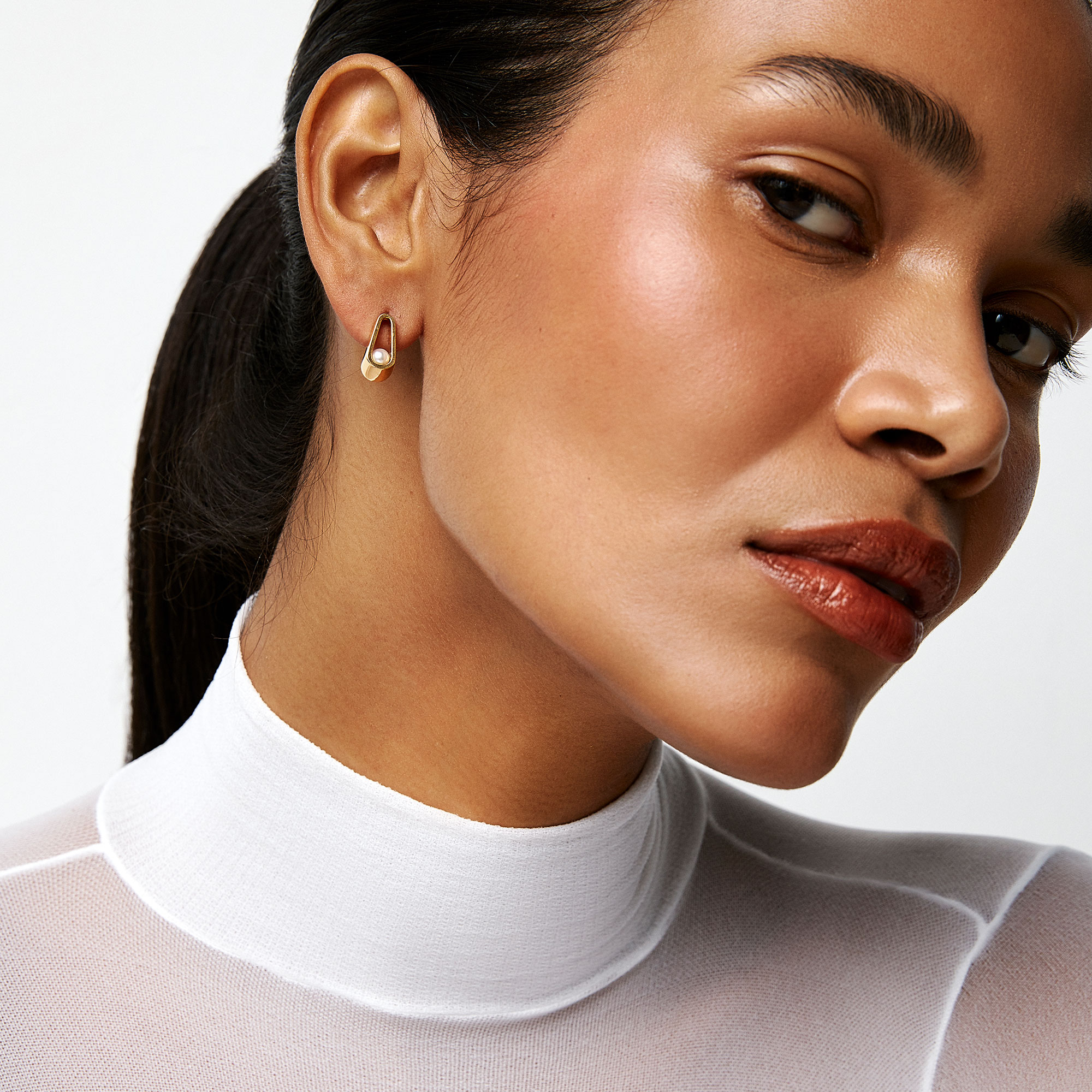 Ellipse Elongated 4mm Stud Earrings