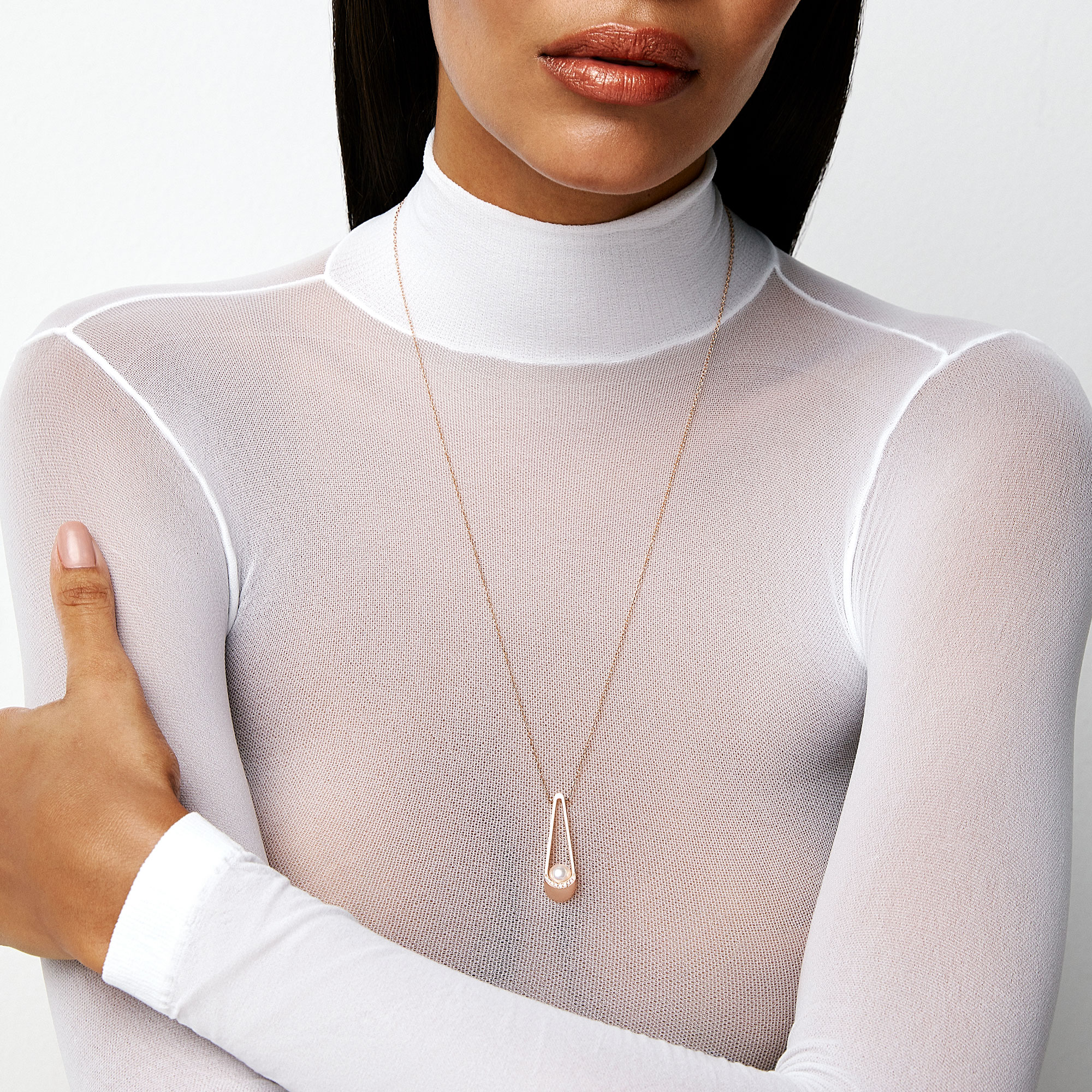 Ellipse Elongated Brilliant Necklace